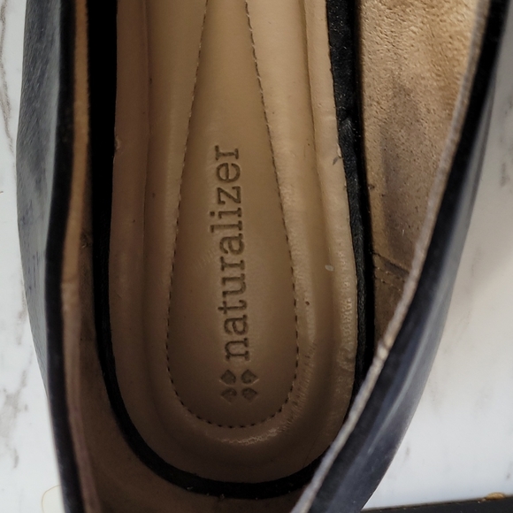Naturalizer size 10 black flats - Picture 3 of 4